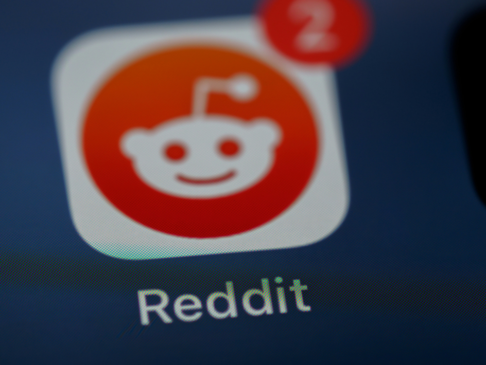 Reddit聲稱資料遭偷抓10萬次開告　Anthropic拒認指控：堅決捍衛自己