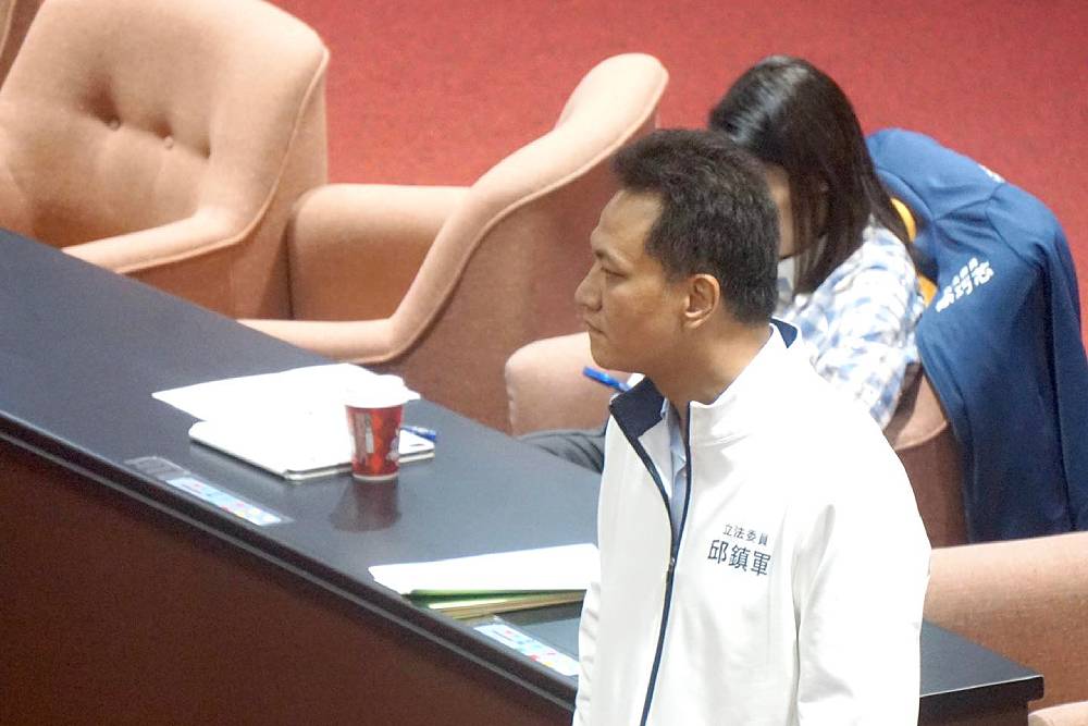 苗栗版「黑熊學院」惹議　邱鎮軍再批：教育部有責任講清楚