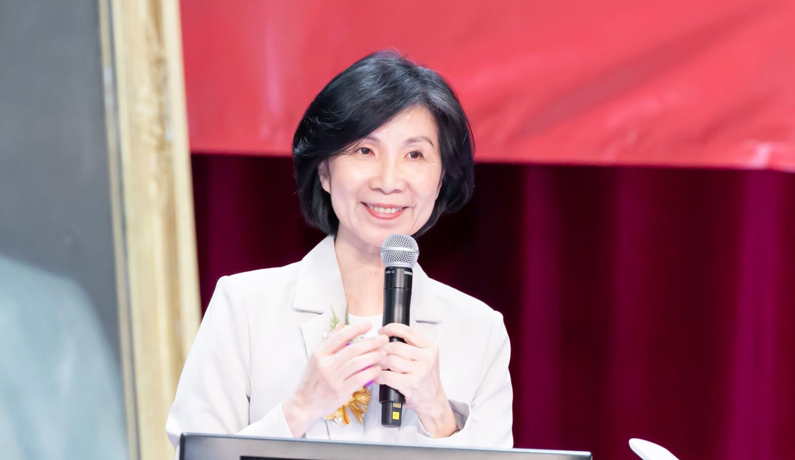 遠傳獲FinanceAsia最佳企業電信業金獎　總座井琪蟬聯最佳CEO