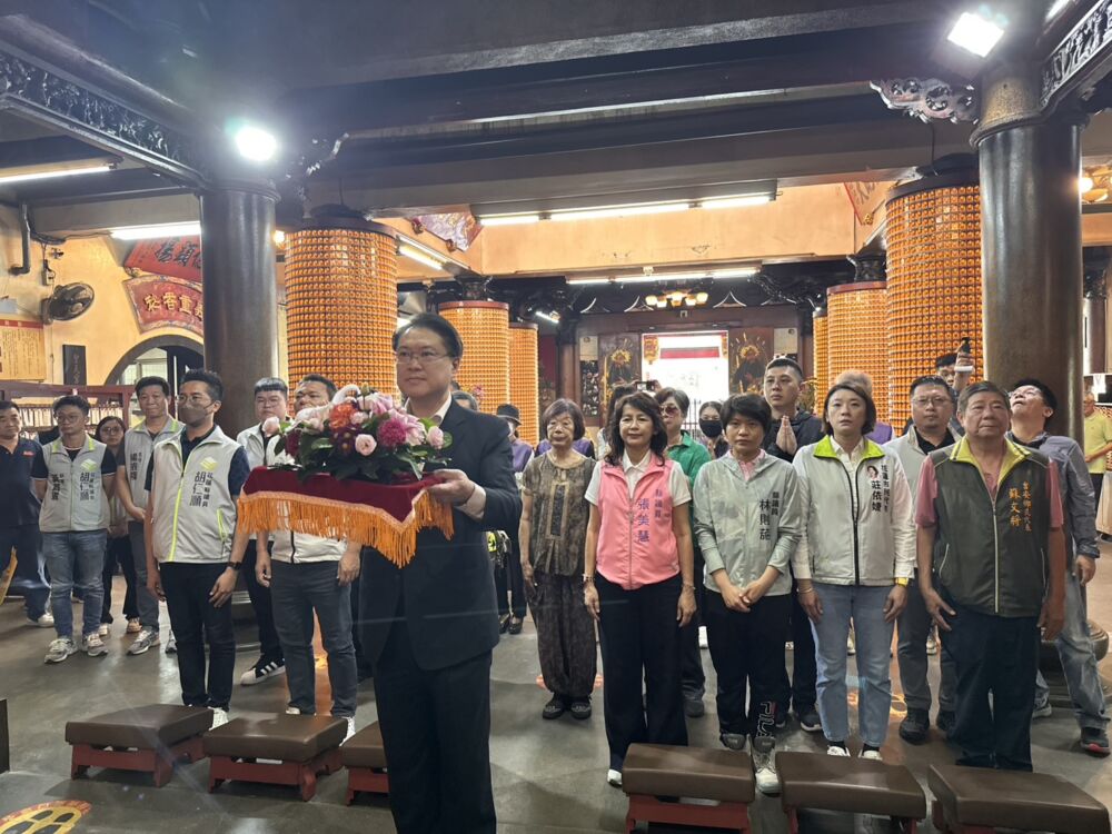 林右昌率黨公職赴聖天宮祈福　指藍委國內亂局首惡要為台灣除害