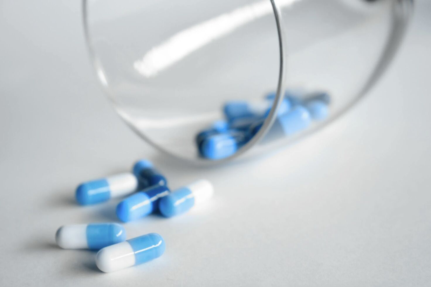 抗生素「礙胃」要配牛奶、胃藥吃？ 小舉動反影響療效