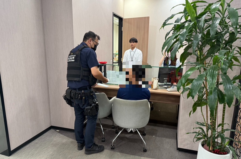 網友要借200萬元　28歲義氣男險被詐匯款