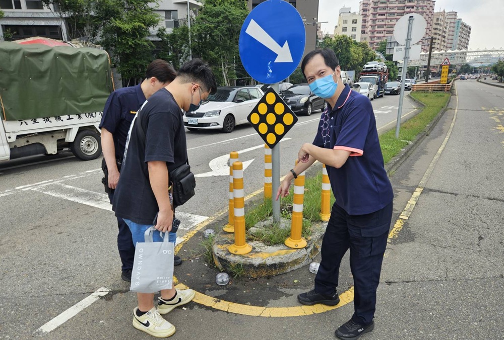 LED導引燈照亮死角　7月底完成事故熱點防撞科技設置