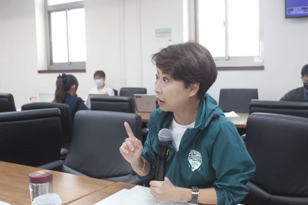 個資法修正陳亭妃提3條文皆通過　個資會承諾正面表列監管對象