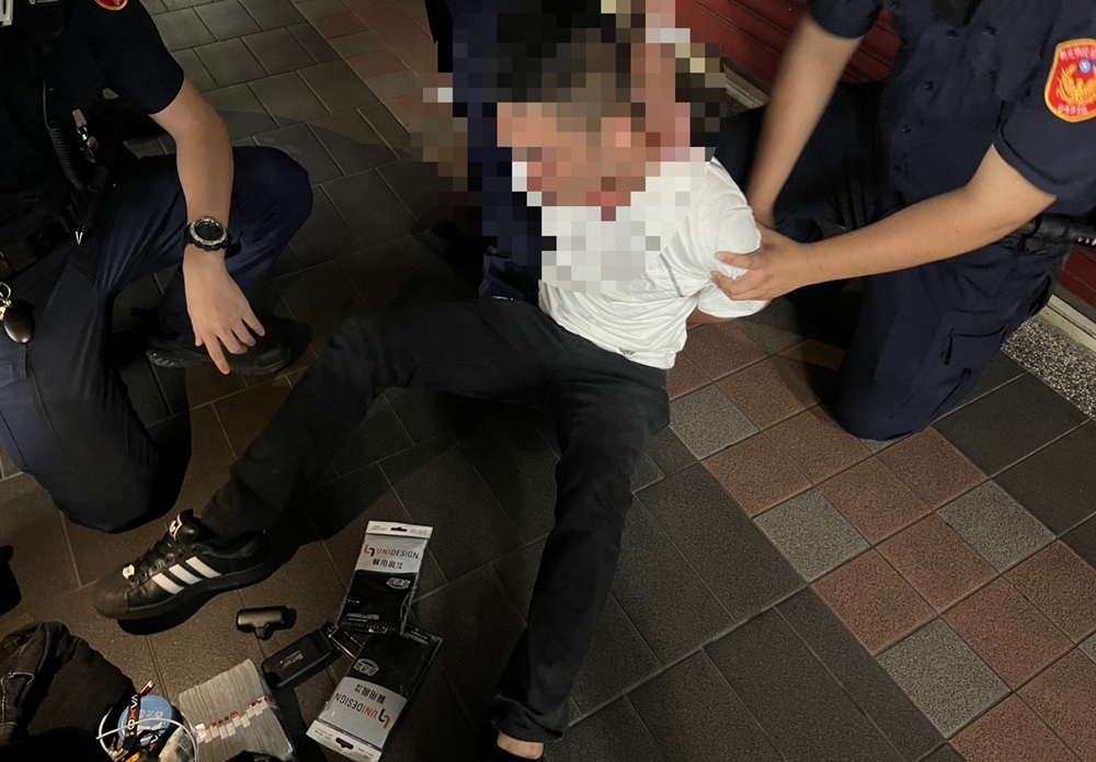 洗腦56歲婦投資虛擬貨幣　警骨折負傷逮假幣商車手