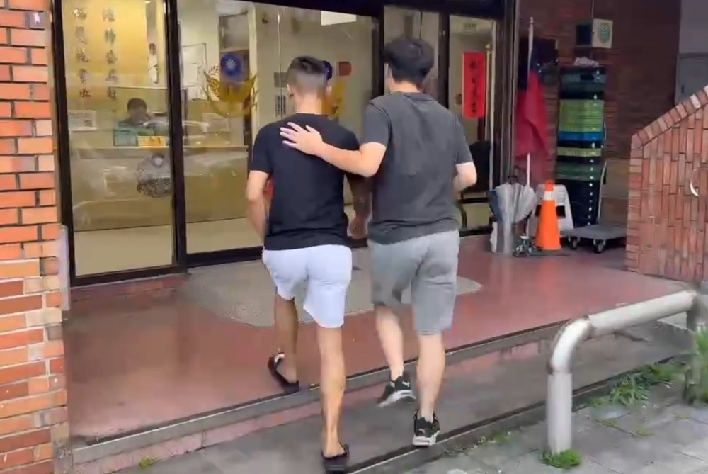 為了1700元　兄弟聯手刀棍齊揮街頭濺血