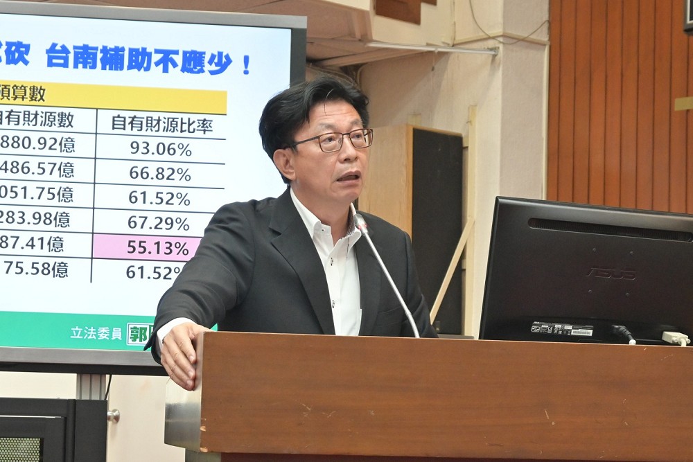 郭國文揭藍白「破局」國安會報目的　林俊憲諷像小學生