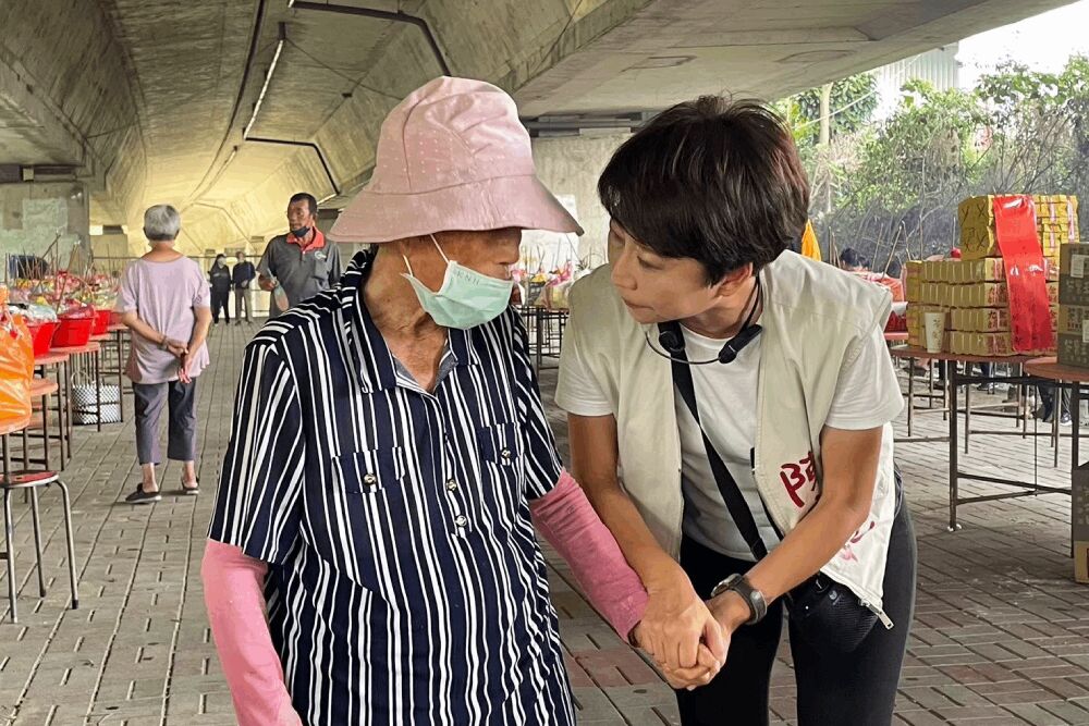 台南無敬老計程車點數補貼　陳亭妃偕議員力爭