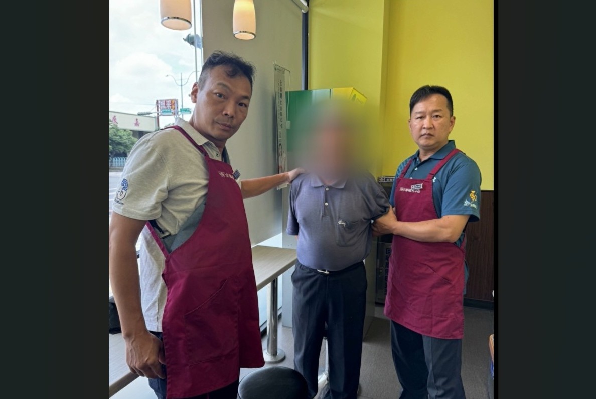 量販店員工秒變警察　逮63歲高齡面交車手保住百萬元