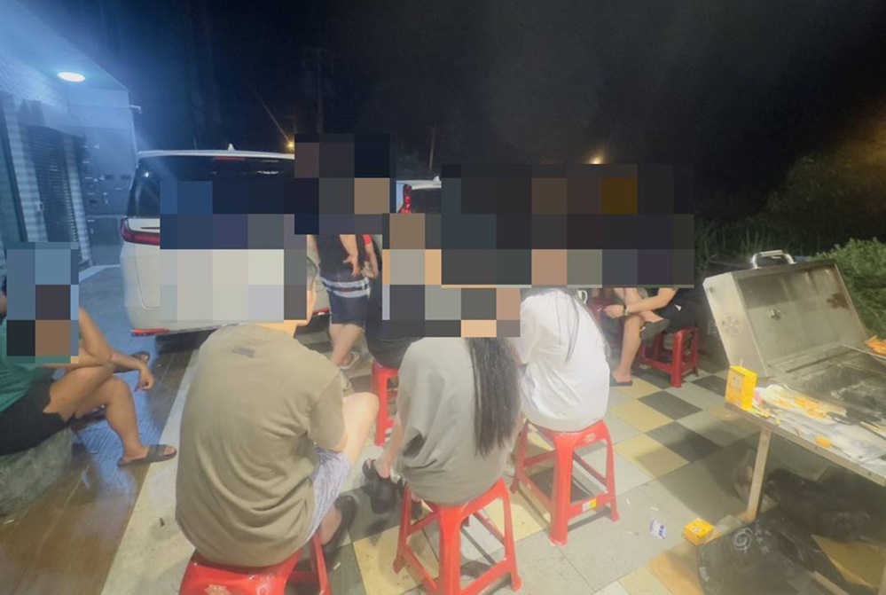 包民宿慶生開毒趴　警拂曉出擊逮27人起獲K他命