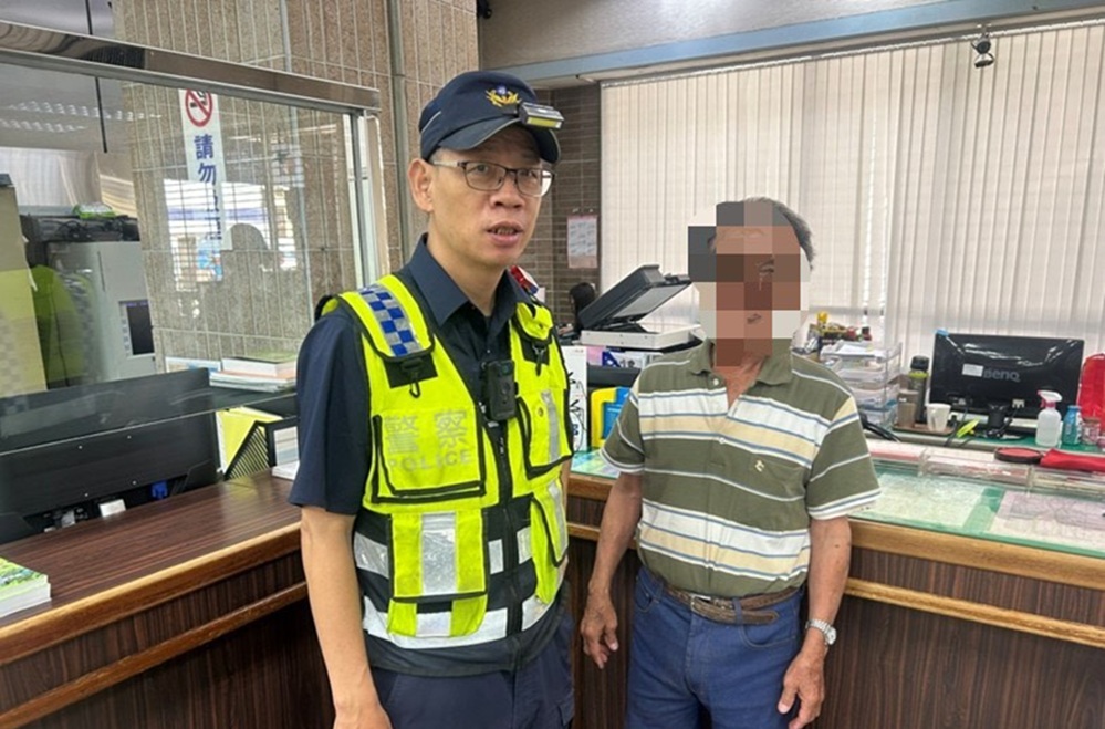 女兒哽咽泣求幫幫我　9旬翁急到農會匯款50萬元