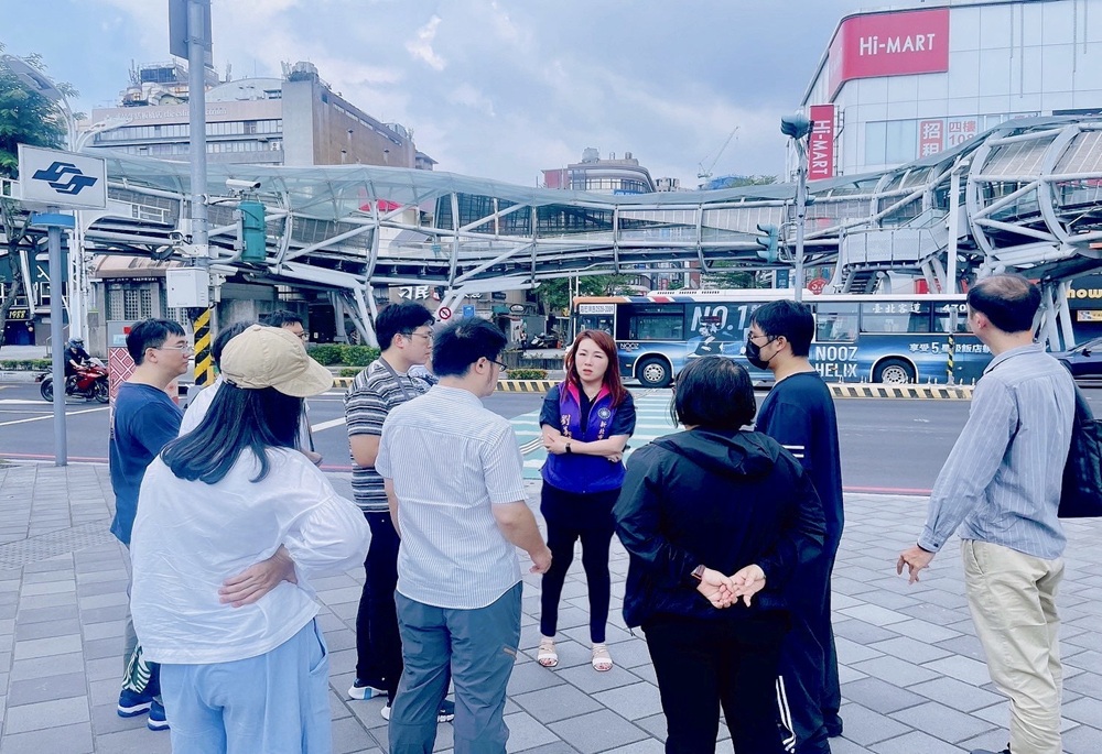劉美芳促改善府中站通行安全　二號出口拓寬7周內完工
