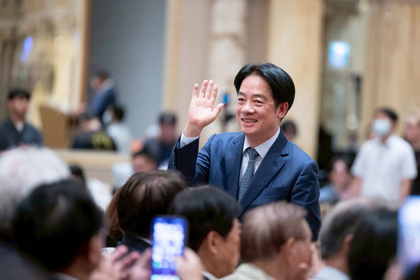 【胡文琦專欄】賴總統還在繼續裝睡？