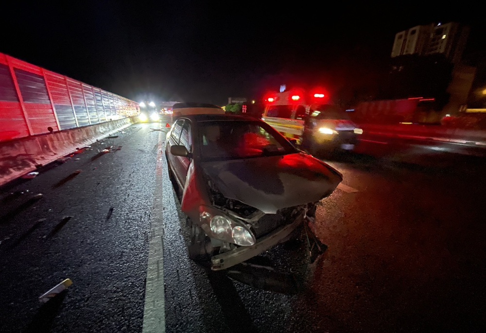 步行逆向誤闖國道　33歲男被2車連續撞擊身亡