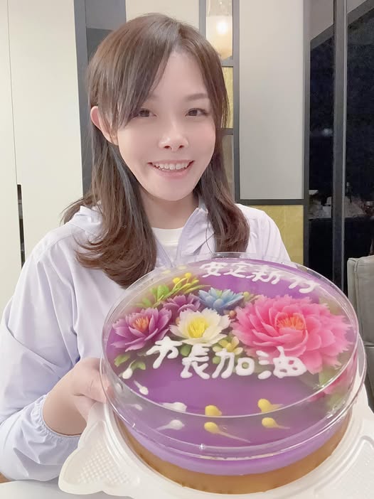 「安定新竹」果凍花蛋糕送暖　高虹安大展鴻圖時事梗吸逾7千讚
