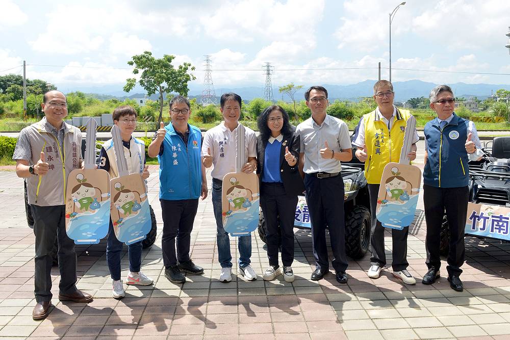 台電贈沙灘車供苗栗清海岸垃圾　邱俐俐感謝解決公所長年問題