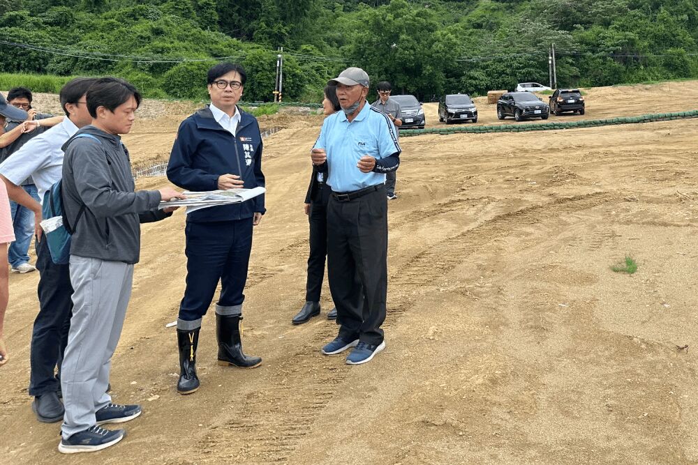 丹娜絲來襲　陳其邁勘查大樹光電場防汛、督導仁武排水清淤