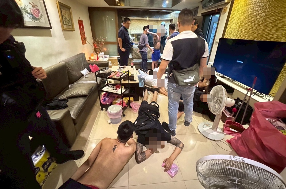 社區大樓傳異味　警破獲喪屍菸彈分裝場