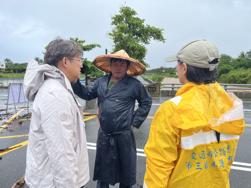 黃建賓親勘台東南迴助恢復通行　要求經濟部研議淹水加碼補助