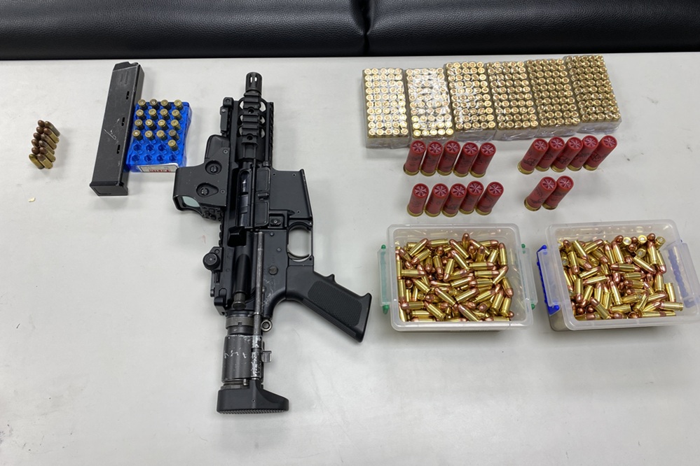 擁槍自重專討工程款　警破討債集團起獲M4突擊步槍
