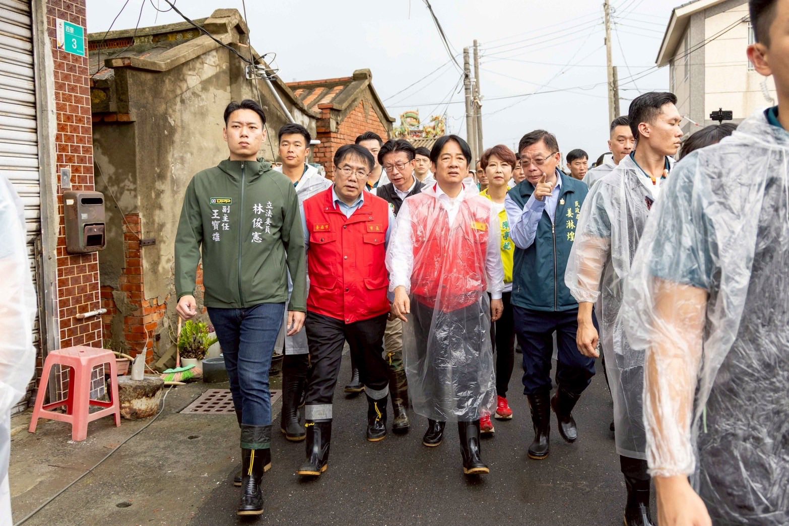 【藍蝴蝶專欄】賴清德與黃偉哲的台南災後「作秀之旅」：拍照、吃鴨、講幹話 災民怒退黨