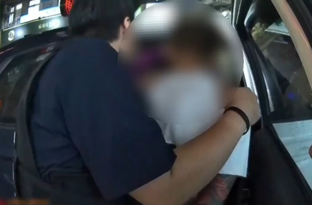 逾期居留1137天身揹兩詐欺通緝　23歲越籍男狂奔300公尺被逮