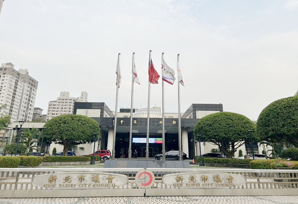 稅收超徵百億卻不還民　新北市民進黨團指市府雙標