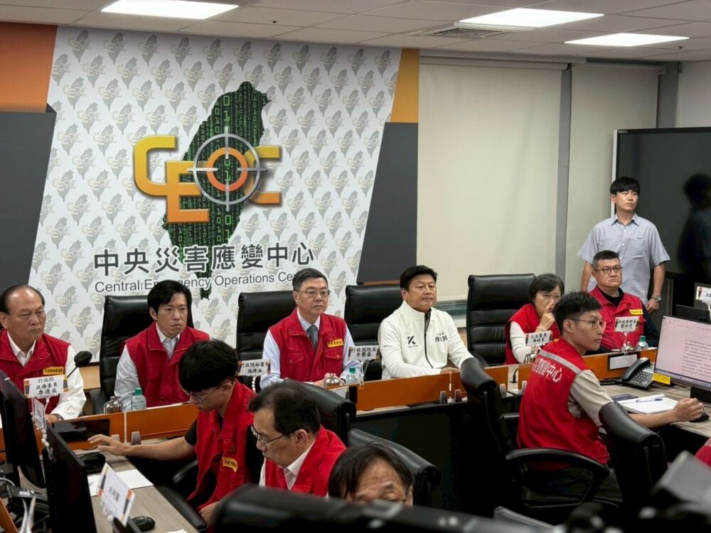 馬太鞍堰塞湖溢流告警撤離1千8百戶　傅崐萁懇請卓榮泰尋長遠性解方