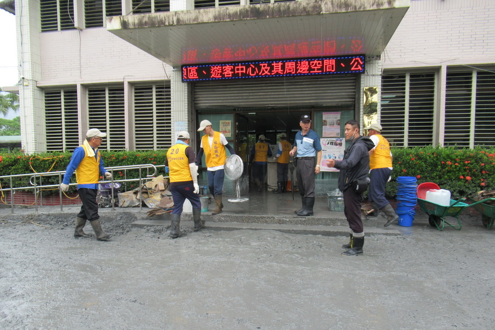 馬太鞍溪堰塞湖溢流重災　花蓮自強外役監投入環境整理