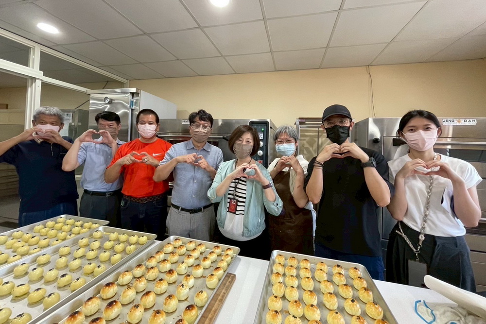 秋節送愛到街頭　基檢攜手社區手作月餅