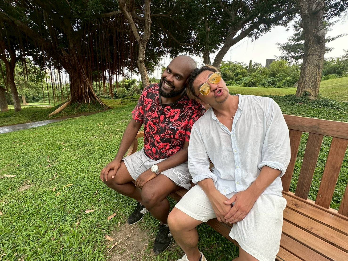 老外帶路!夢多、杜力玩翻高雄果嶺自然公園 陳其邁「邁邁椅」成熱點