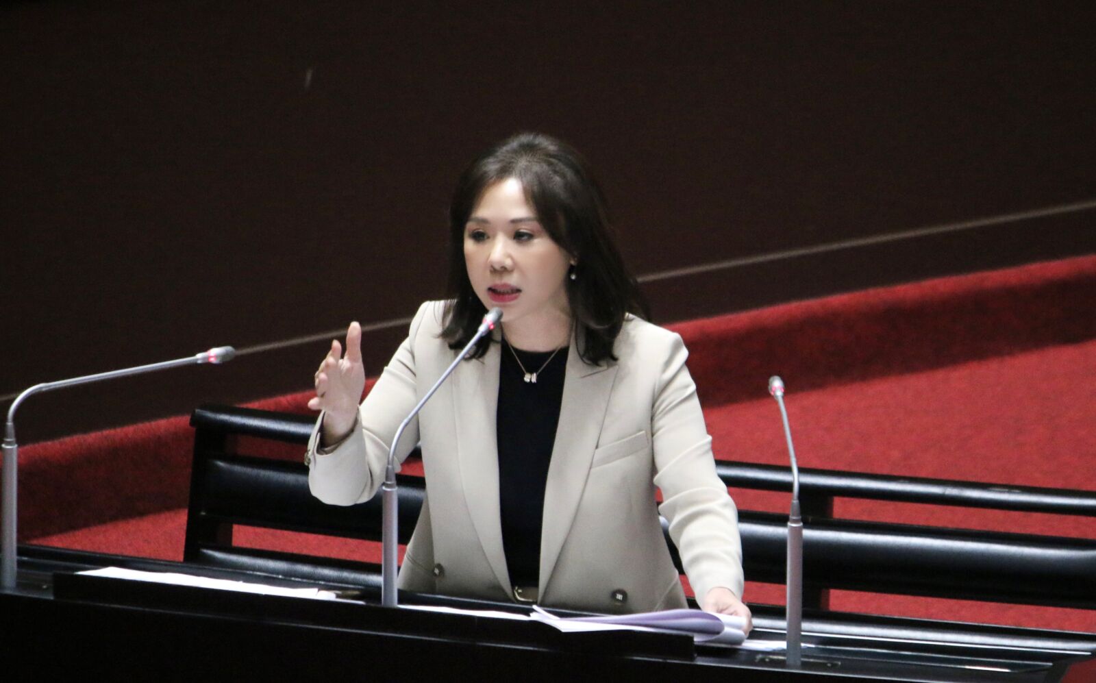 李彥秀批綠專養「肥貓」董座年薪竟比總統高　卓榮泰認該檢討