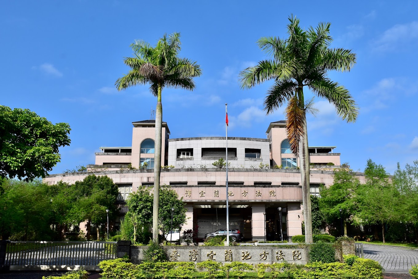 修車師傅有酒局請靚妹代駕　回家露出真面目硬上得逞