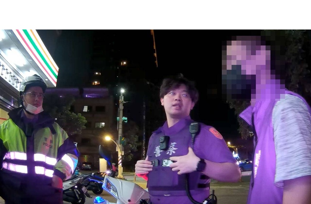 分手鬧劇　22歲男聯合友人假冒警察女友面前被逮