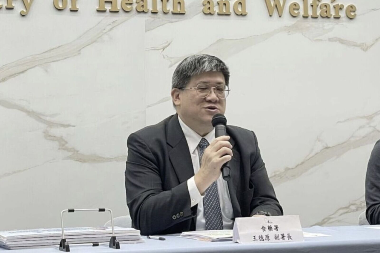 台灣首見！歐萊德、綠藤生技14業者化粧品染毒 爆摻致癌蘇丹紅