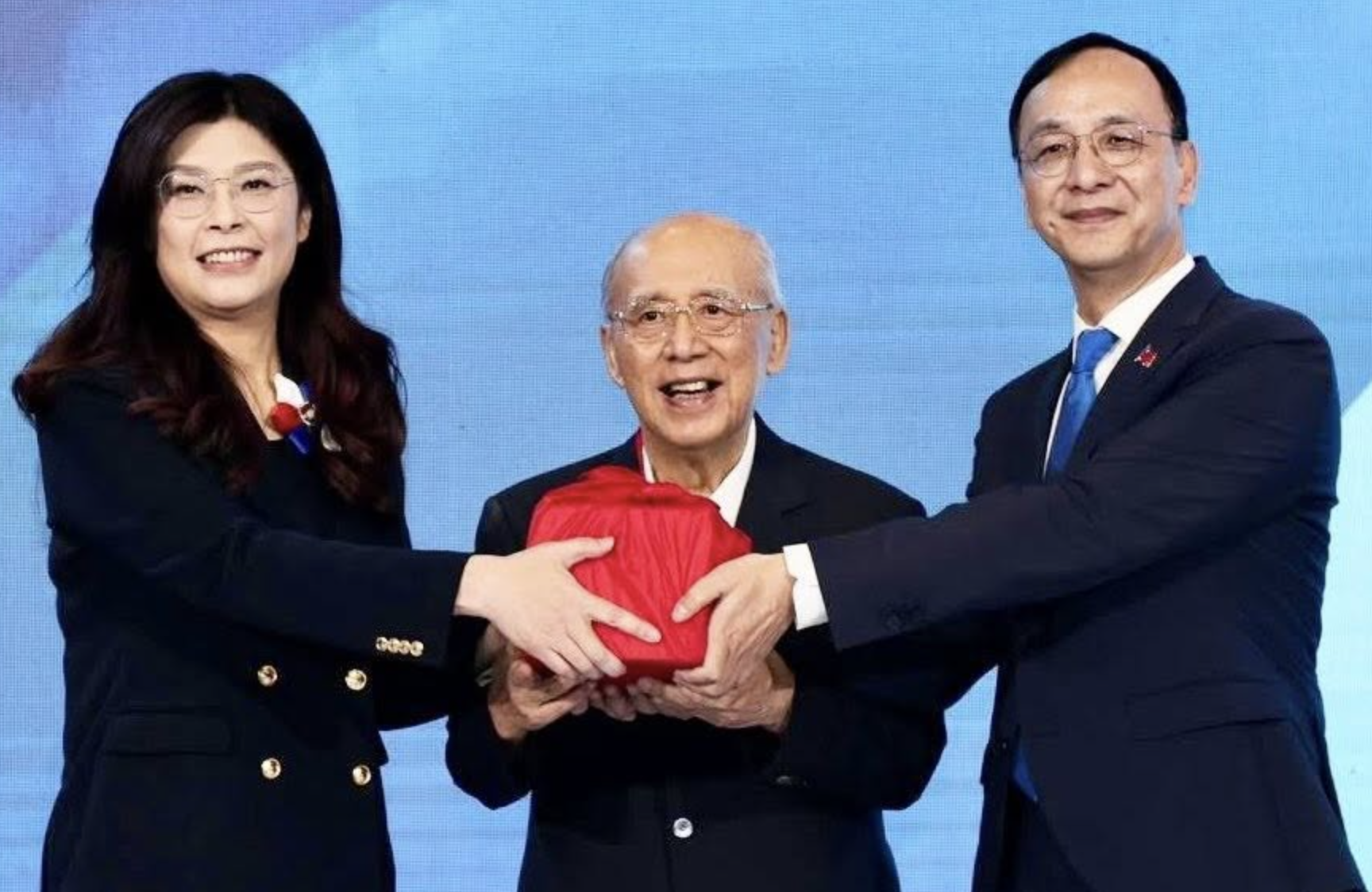 國民黨新主席鄭麗文就任　喊出「從羊群變獅群」願景