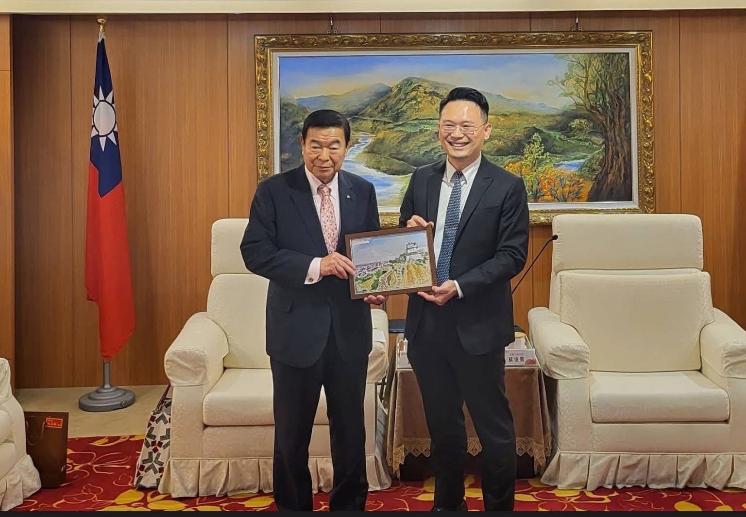 桃園香川女壘交流　日議員邀稿蘇俊賓畫作推廣兩地觀光