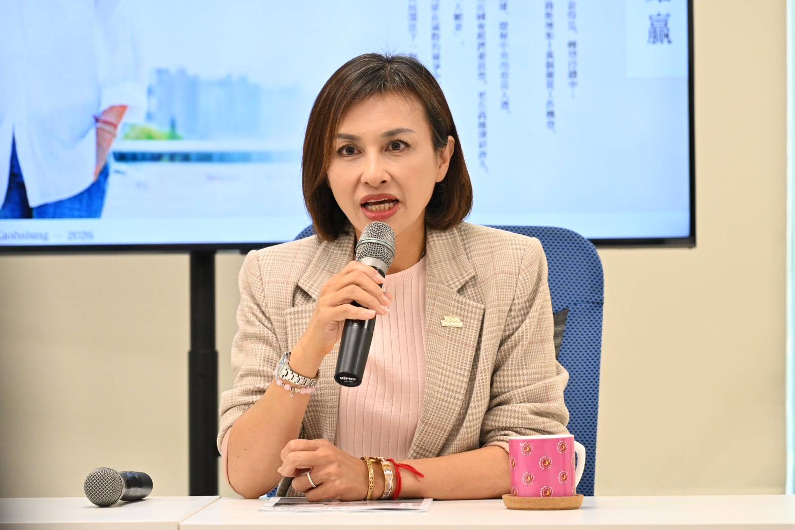 邱議瑩初選催票影片3連發　陳其邁獻聲：恨不得現在就把棒子交給她