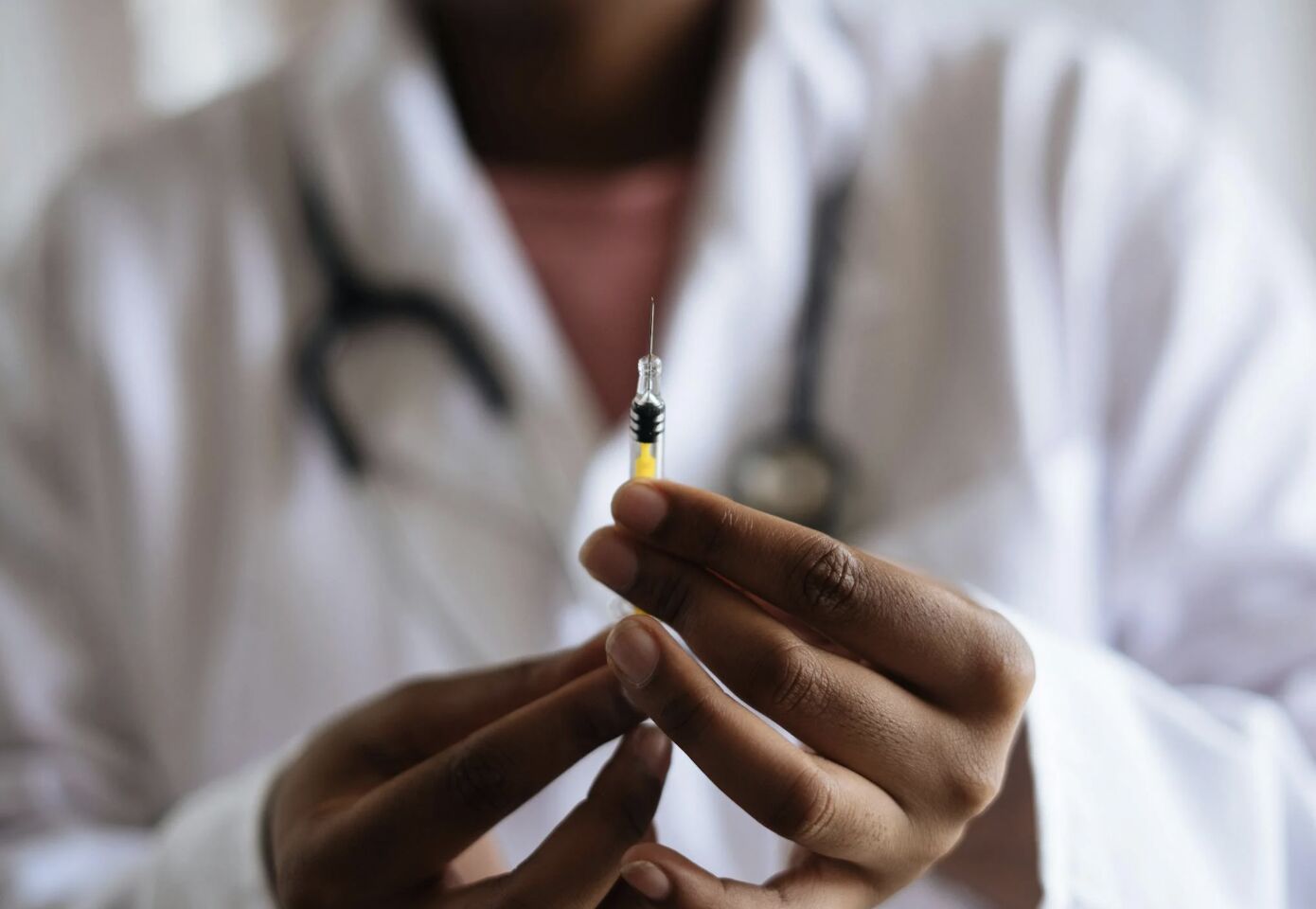 搶打新冠疫苗！擴大全民免費接種首日 人數爆量增7成