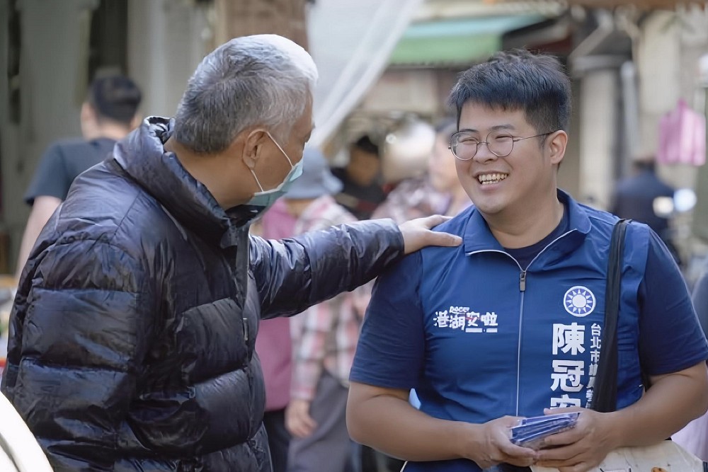 解決追垃圾車不易、改善環境髒亂　陳冠安力推廣設「智慧垃圾桶」