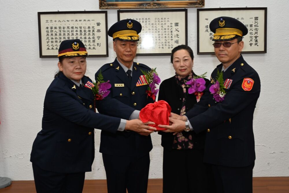 范織坤接棒花蓮縣警察局長　徐榛蔚期勉強化治安、打詐力度