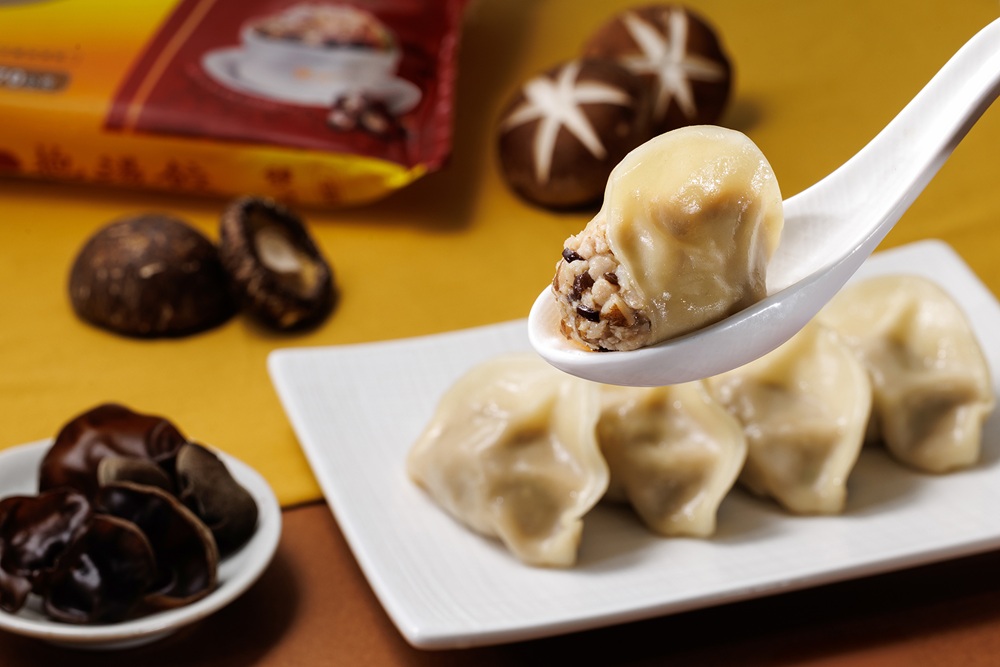 灣仔碼頭首度攜手雙月食品社　以湯韻入餡打造美味抱湯餃