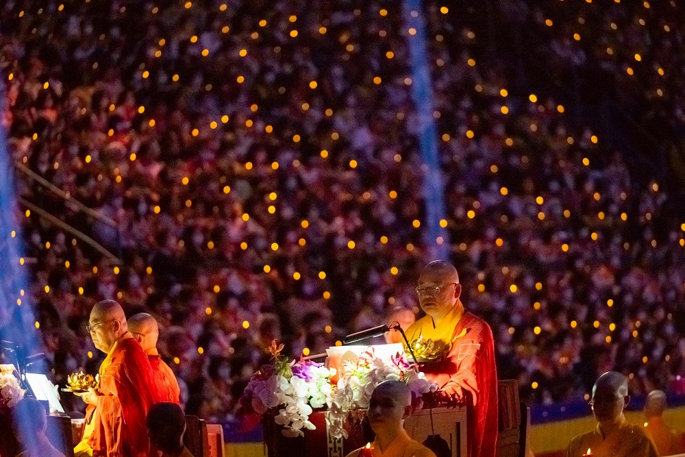 佛光山禪淨共修祈福法會再登小巨蛋　19種語言文疏、減碳44公噸成就「護生」功德
