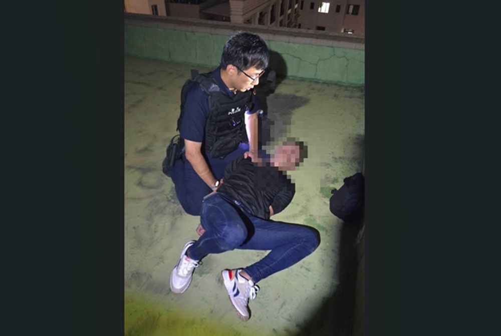 涉竊觸動警鈴　警民聯手地毯式搜索頂樓逮獲竊盜通緝犯