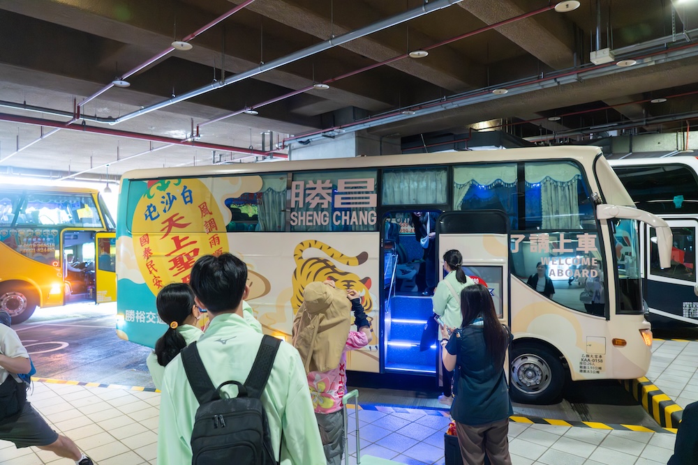 「累了請上車」伴白沙屯香燈腳　勝昌製藥用公益實踐80年初心