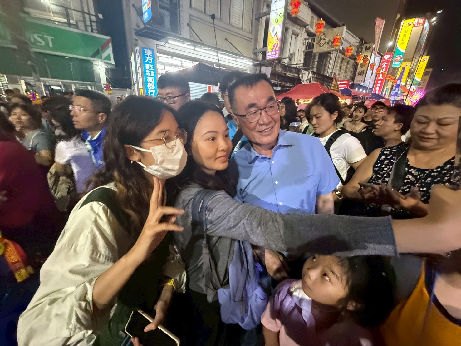 李四川現身大甲媽遶境隊伍　信眾驚喜直呼：是川伯！