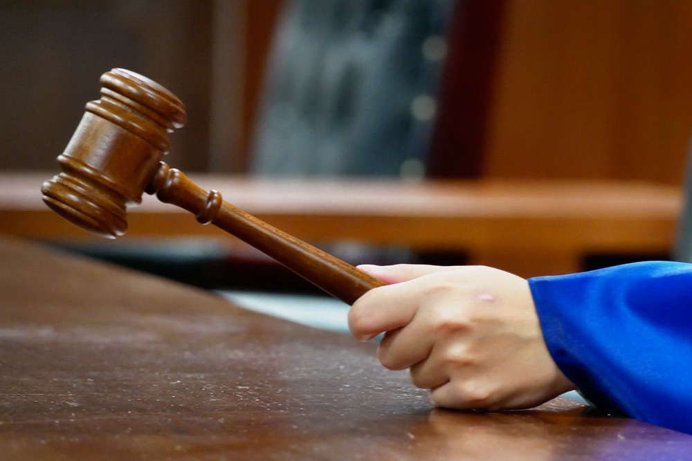 印度工程師「強頂」酒吧女店員　強制猥褻判刑6月