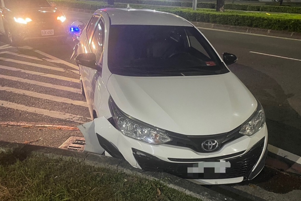 黃線違停拒檢撞警機車　警開5槍逮37歲男涉毒駕