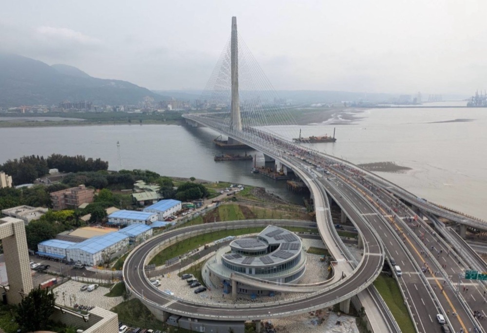 巴威颱風逼近　新北交通局示警：淡江大橋10級風將全橋封閉