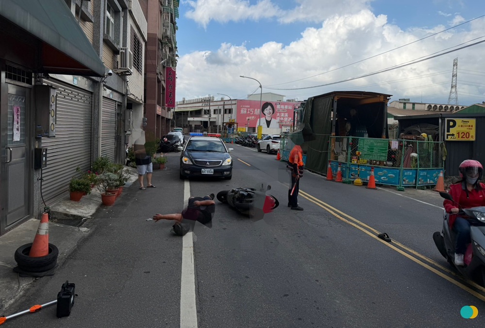 無照男連續竊騎機車趴趴走　警車前違規紅燈左轉被逮